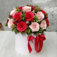Розы мixв шляпной коробке (AirBoxFlowers) модель-15